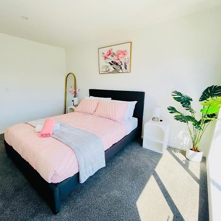 כרייסטצ'רץ' Walking Distance To Riverside Market & Hospital מראה חיצוני תמונה